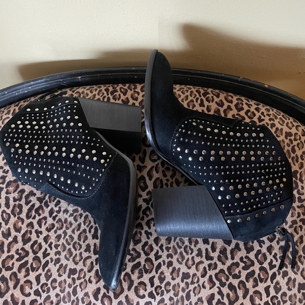 Vince Camuto “Tippie” Black Suede Leather Silver Stud Ankle Bootie Boots - Picture 10 of 16